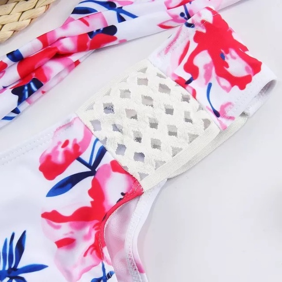🎉HP🎉LAST ONE! Floral Bikini! Top Listing. - Picture 4 of 4
